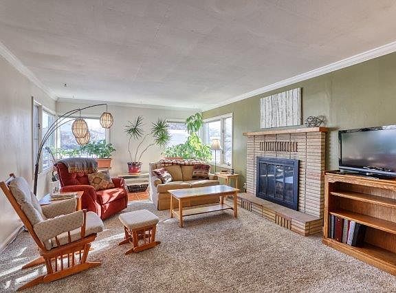 5th image of 1711 N Mountain View Dr