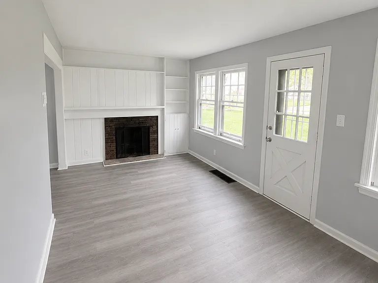2093 Newcome St — Photo 4