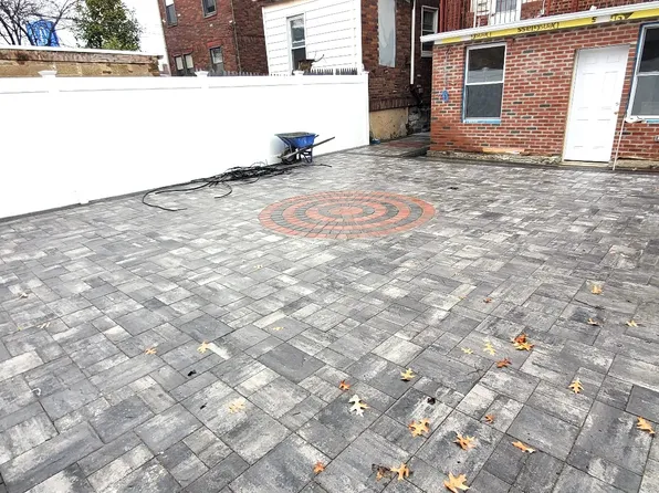 33-22 58th Street 1R image 2 of 17