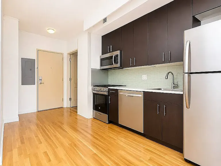 184 Noll St #2F — Photo 4