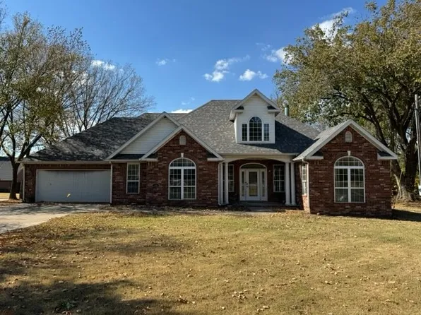 2262 N 40th St, Springdale, AR 72762