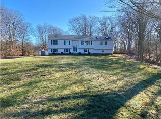3 Sparrow Dr, Westerly, RI 02891