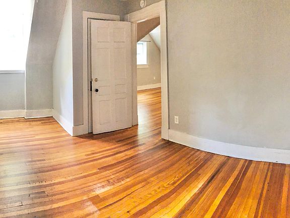 5th image of 444 Glen St APT 5