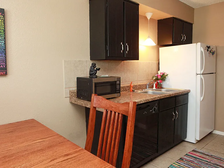 1404 S Troost Ave #102 — Photo 4