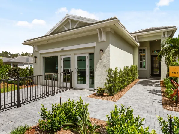 132 SE Via Tirso, Port St Lucie, FL 34952