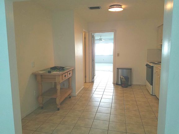 2nd image of 1314 Snell Isle Blvd NE APT 4