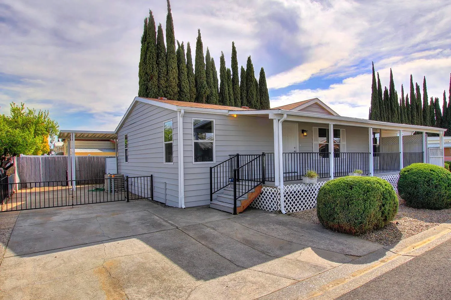 7401 Toulon Ln photo 1
