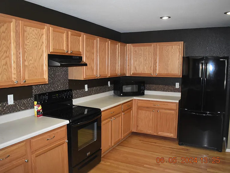 7916 S Kittredge St — Photo 5