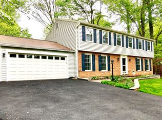 12233 Westwood Hills Dr, Herndon, VA 20171
