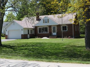 2208 Pine Ridge Dr, Wickliffe, OH 44092