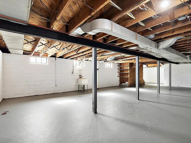 10500 Somerset Ave — Photo 40