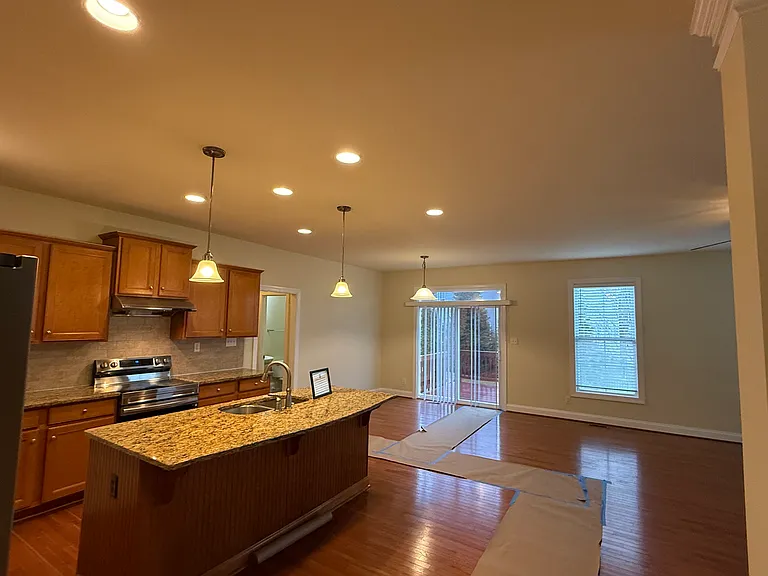 512 Paddle Creek Dr — Photo 4