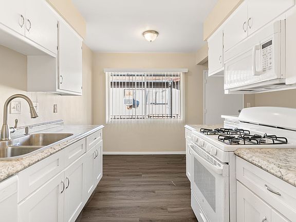 5th image of 811 Gardenia Ave APT 4