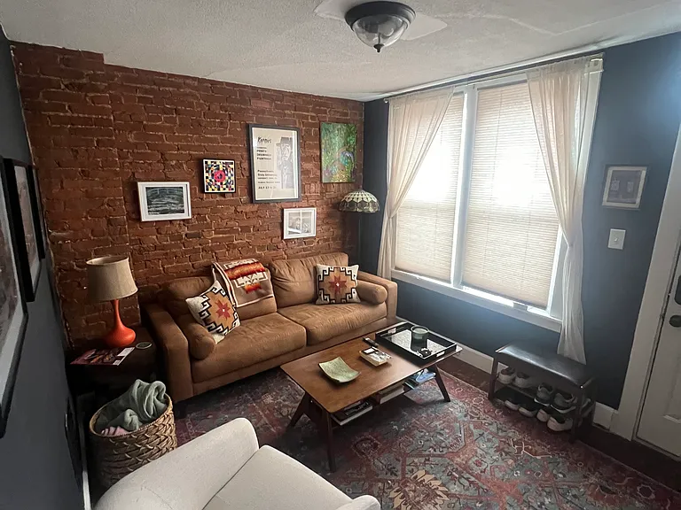 409 N Cherry St — Photo 1