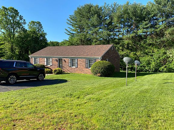 2nd image of 205 Graves Dr #A