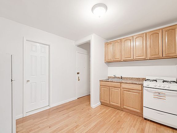 4th image of 57 W 8th St APT 3D