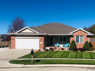 1310 W Brewer Dr, Fremont, NE 68025