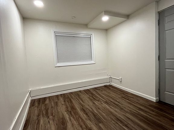 4th image of 427 Lakeshire Dr