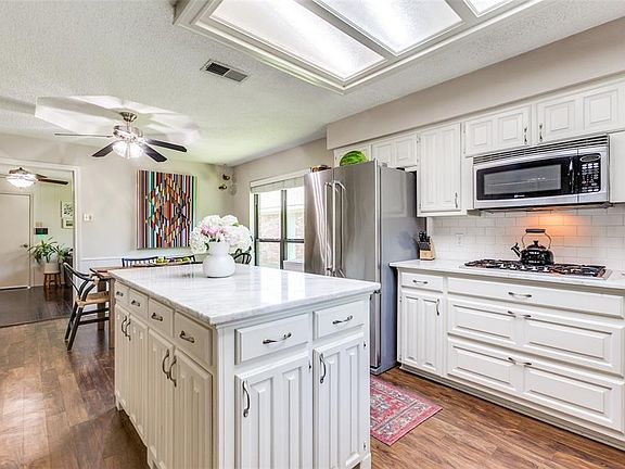 2nd image of 2906 Foxcreek Dr