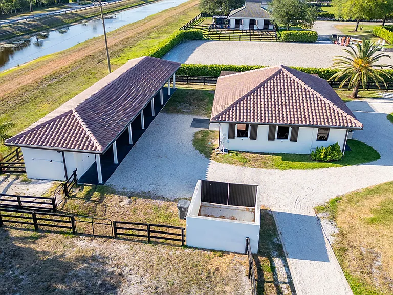 2184 Appaloosa Trl — Photo 41