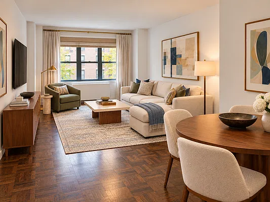 Living room, photo 2