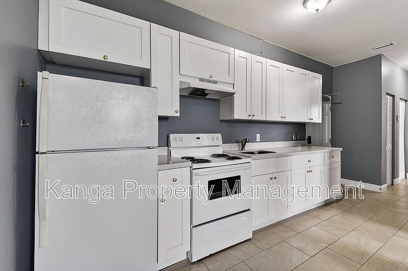 1st image of 1401 Division Ave APT 201