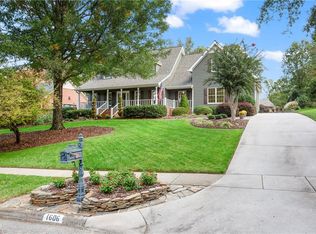 1606 Heathcliff Rd, High Point, NC 27262