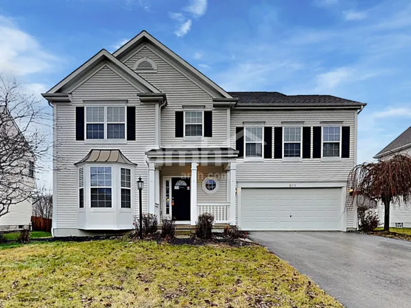 203 Fox Glen Dr W, Pickerington, OH 43147