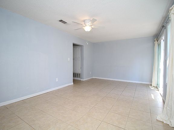 4th image of 950 Coronado Dr