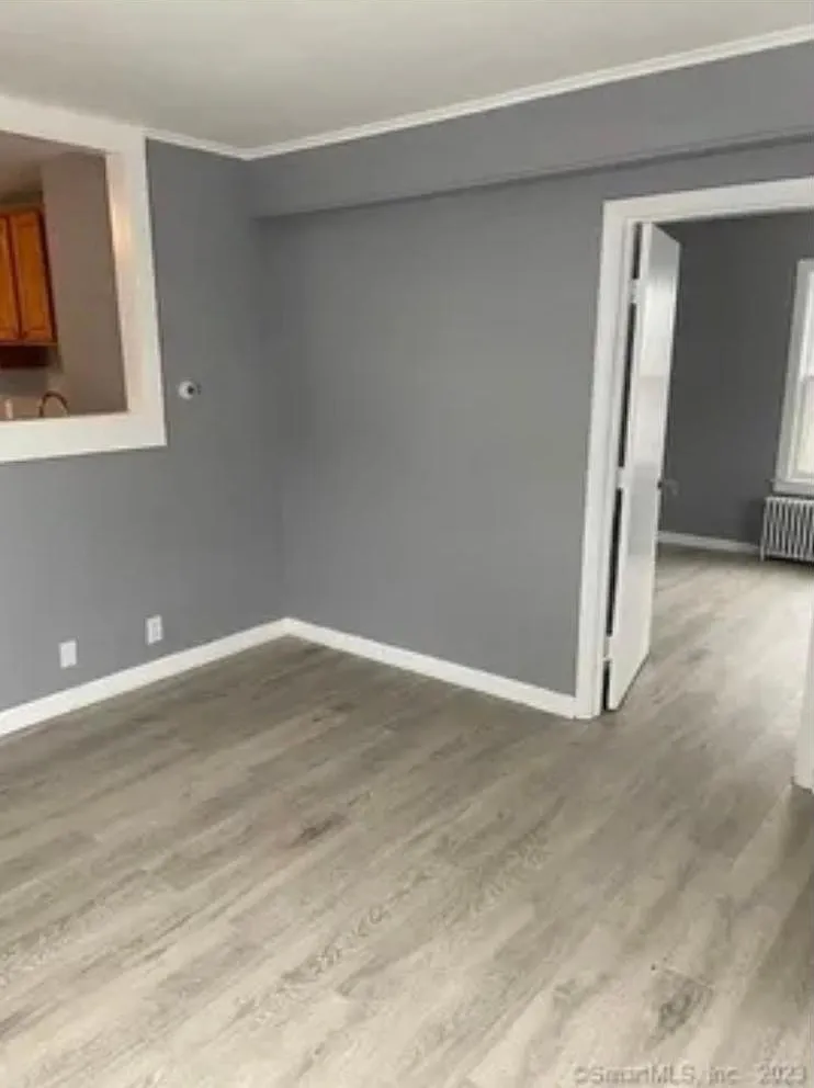 2 bed, 1000 sqft, $1,600 — Photo 3