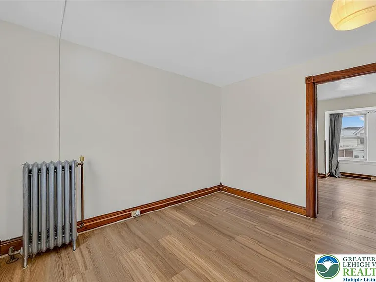 626 N 11th St — Photo 35