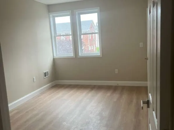 3712 Gelston Dr, Baltimore, MD 21229