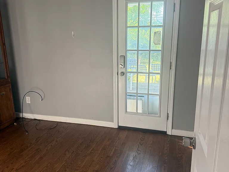 375 W Webster Ave — Photo 4