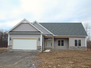 1090 Shallow Brook Ter, Webster, NY 14580