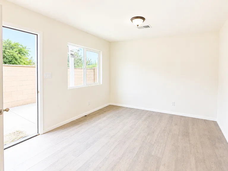 15600 Country Club Dr — Photo 9