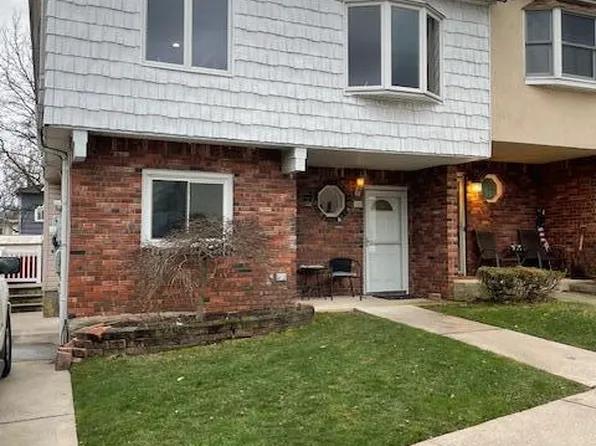 149 Marisa Cir, Staten Island, NY 10309