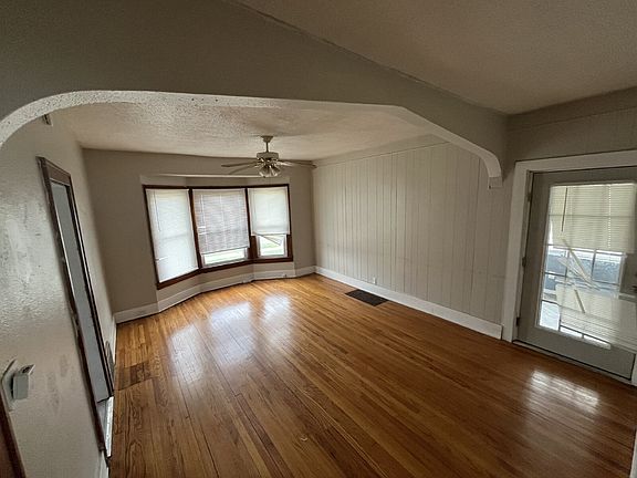 3rd image of 3139 Washington Ave SW #1