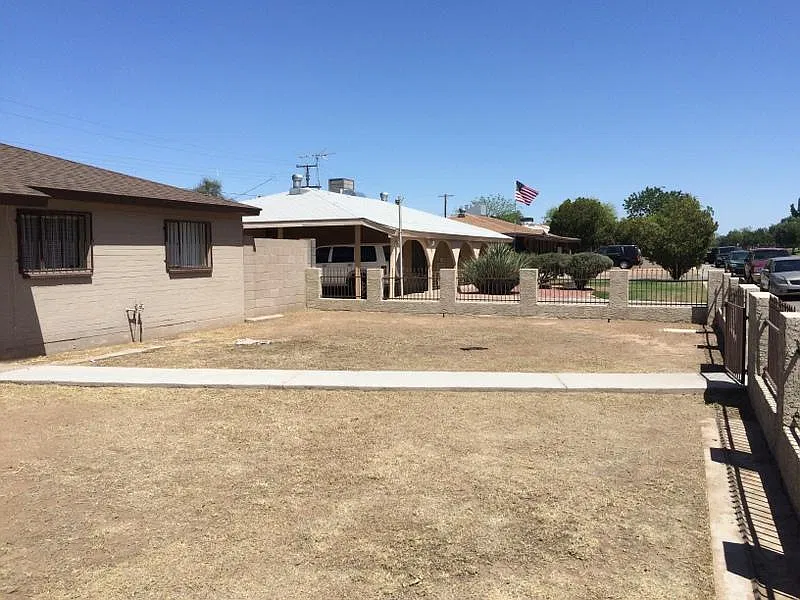 4 bed, 1600 sqft, $1,995 — Photo 3