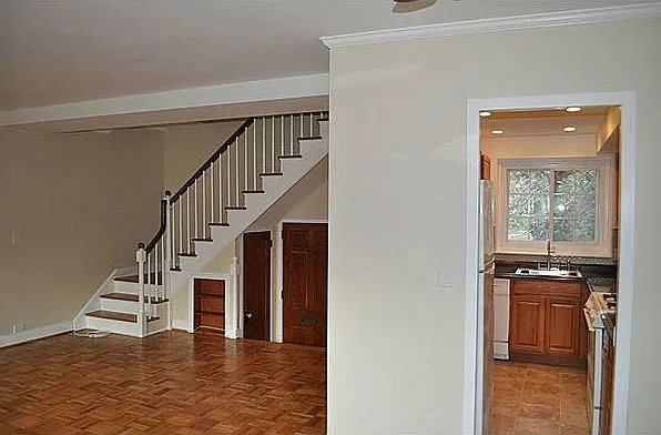 2 bed, 930 sqft, $2,100 — Photo 4