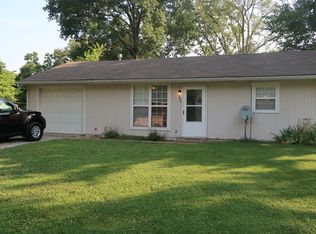 300 NW 63rd Ter, Kansas City, MO 64118