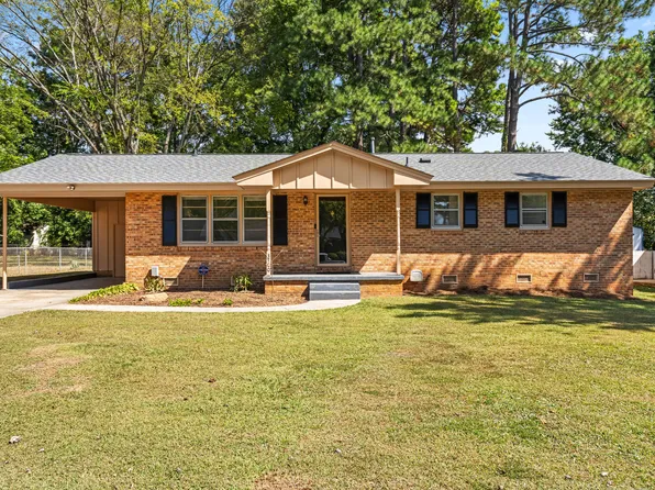 3700 Huntleigh Dr, Raleigh, NC 27604