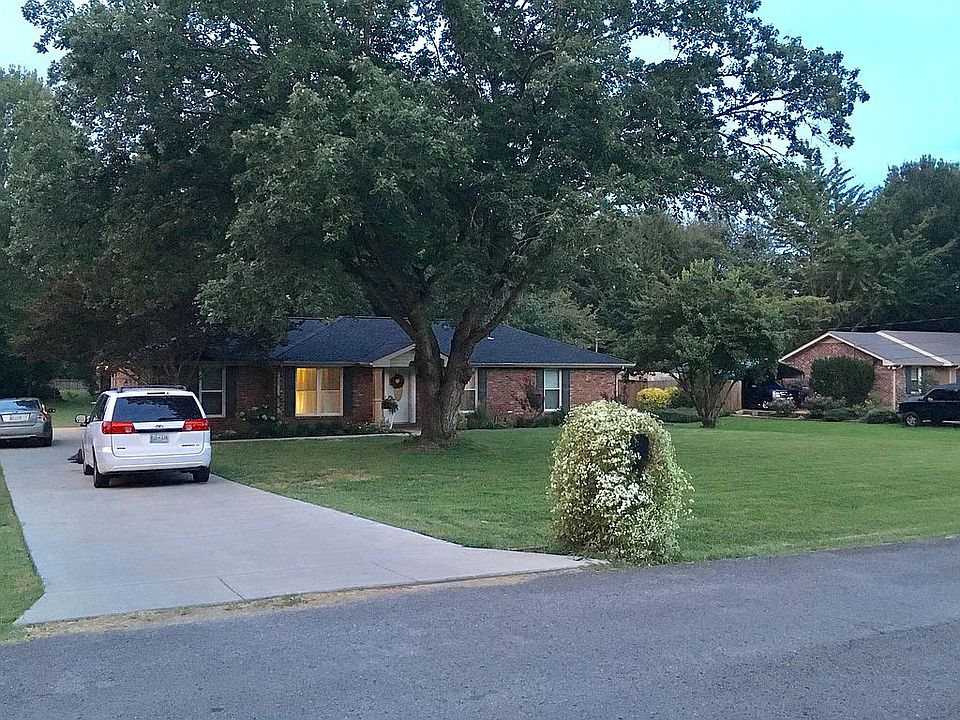 2nd image of 112 Benefield Dr