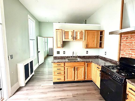 3rd image of 205 E King St APT 1