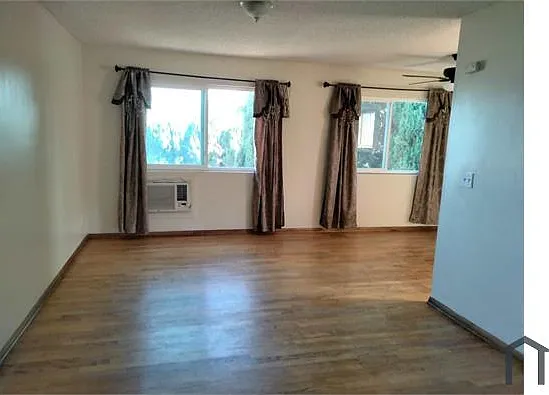 2 bed, 1000 sqft, $2,300 — Photo 3