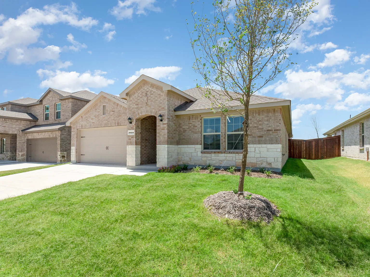 3928 Amethyst Dr — Photo 3