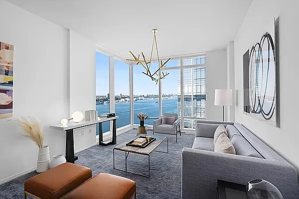 Rented by Compass | media 9