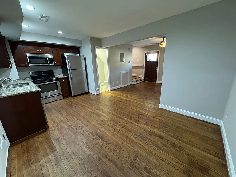 422 State St #4 — Photo 3