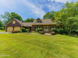 41 Tambul Ln, Troy, NY 12180