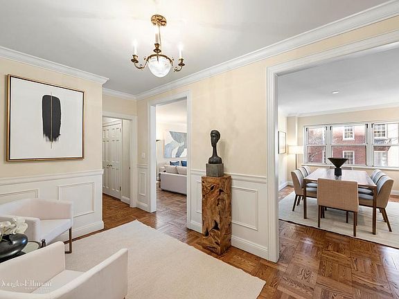 3rd image of 20 Sutton Pl S APT 3D