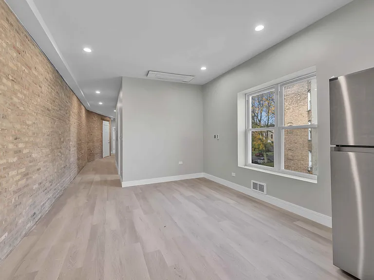 5231 S Indiana Ave #3 — Photo 4